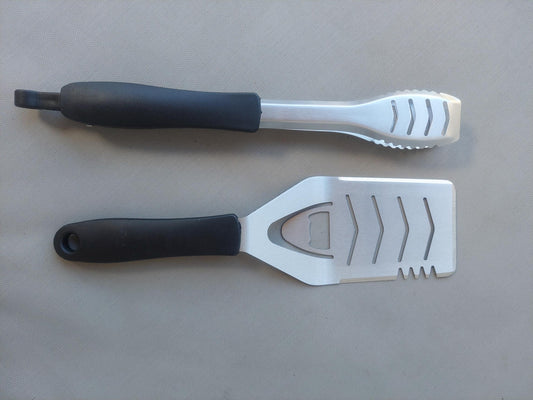 BBQ Tools, een spatel en tang gemaakt van RVS