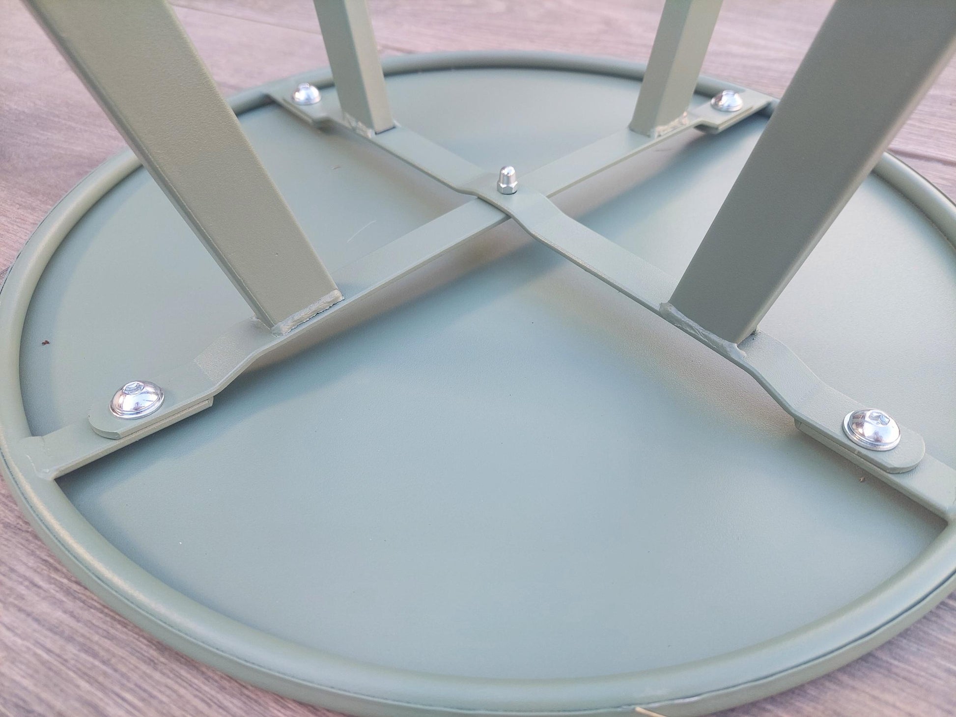 Bijzettafel rond mat groen voor buiten - voor binnen - salontafel