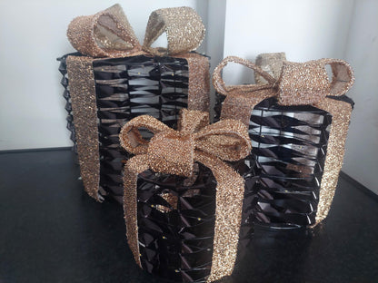 Kerstcadeaus met LED verlichting zwart en goud